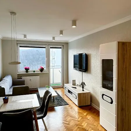 Avis Matejki Apartment